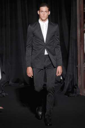 Givenchy P/E 2011 Sfilate Uomo Parigi | Showdetails